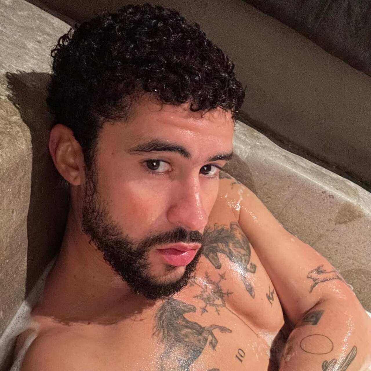 bad bunny, uomini più belli al mondo, uomini più hot secondo grindr