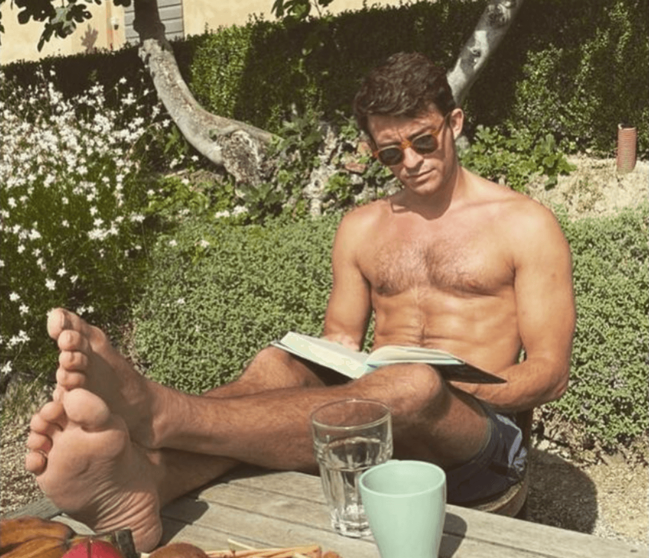 jonathan bailey, uomini più hot del mondo secondo grindr, uomini più belli del mondo