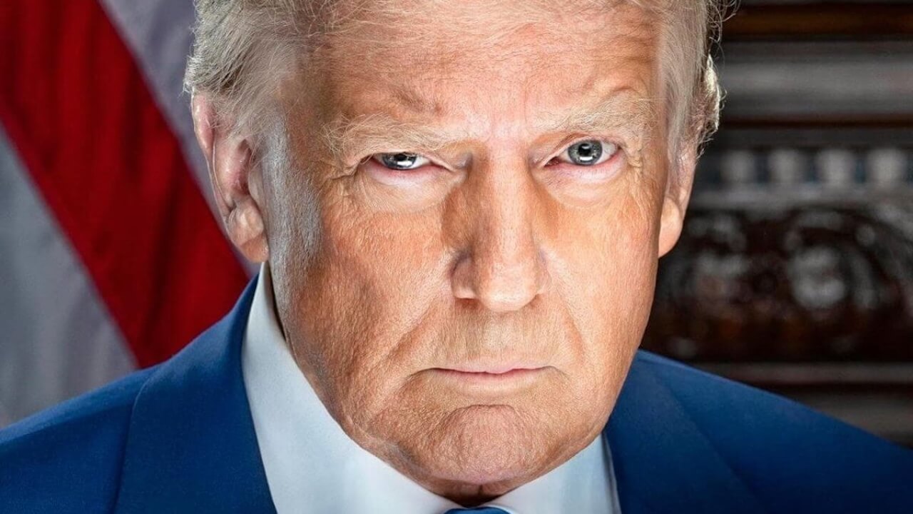 Trump non si ferma e durante il WorldPride cancella il numero di emergenza per giovani LGBTQ+ - Donald Trump 1 - Gay.it