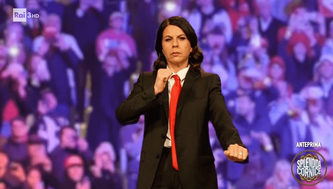 Geppi Cucciari risveglia Sanremo 2025: è lei la vincitrice del Festival “stonato” di Conti - Geppi Cucciari e la geniale parodia di YMCA 1 - Gay.it