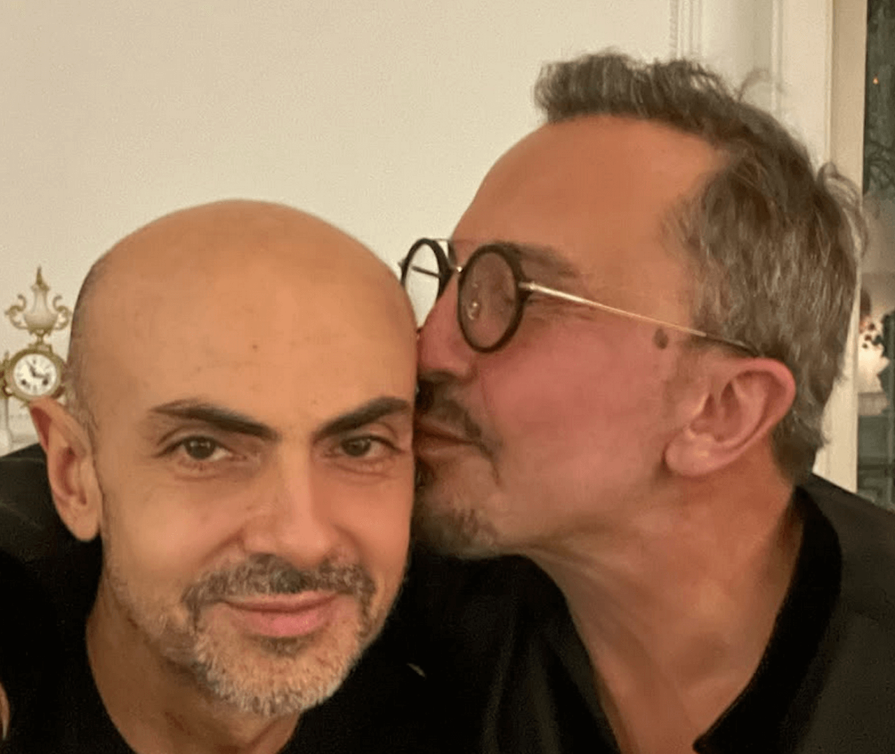Lutto per Enzo Miccio, è morto l'ex compagno Laurent Miralles: "Un dolore troppo forte" - Lutto per Enzo Miccio e morto lex compagno Laurent Miralles 1 - Gay.it
