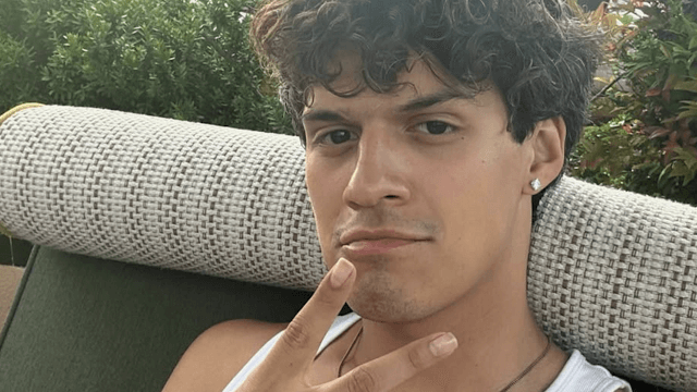 Omar Apollo perde follower IG dopo aver pubblicato un nudo da Queer: "Se siete omofobi non seguitemi" - Omar Apollo - Gay.it