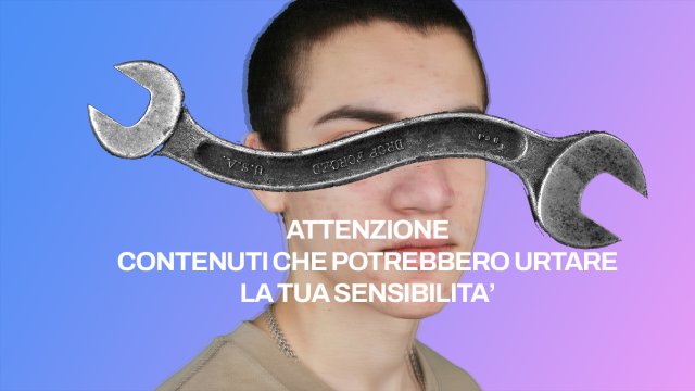 Padre picchia figli gay Napoli