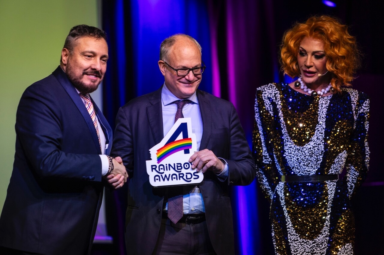 Rainbow Awards 2024, trionfa Valentina Petrillo. Elly Schlein dal palco: "L'odio uccide, lottiamo per i diritti" - Rainbow Awards 2024 Gualtieri - Gay.it