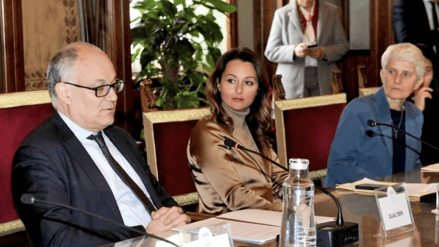 Roma, educazione affettiva nelle scuole medie, via al bando dal Campidoglio. Protestano Lega, FDI e Pro Vita - Roma Gualtieri - Gay.it