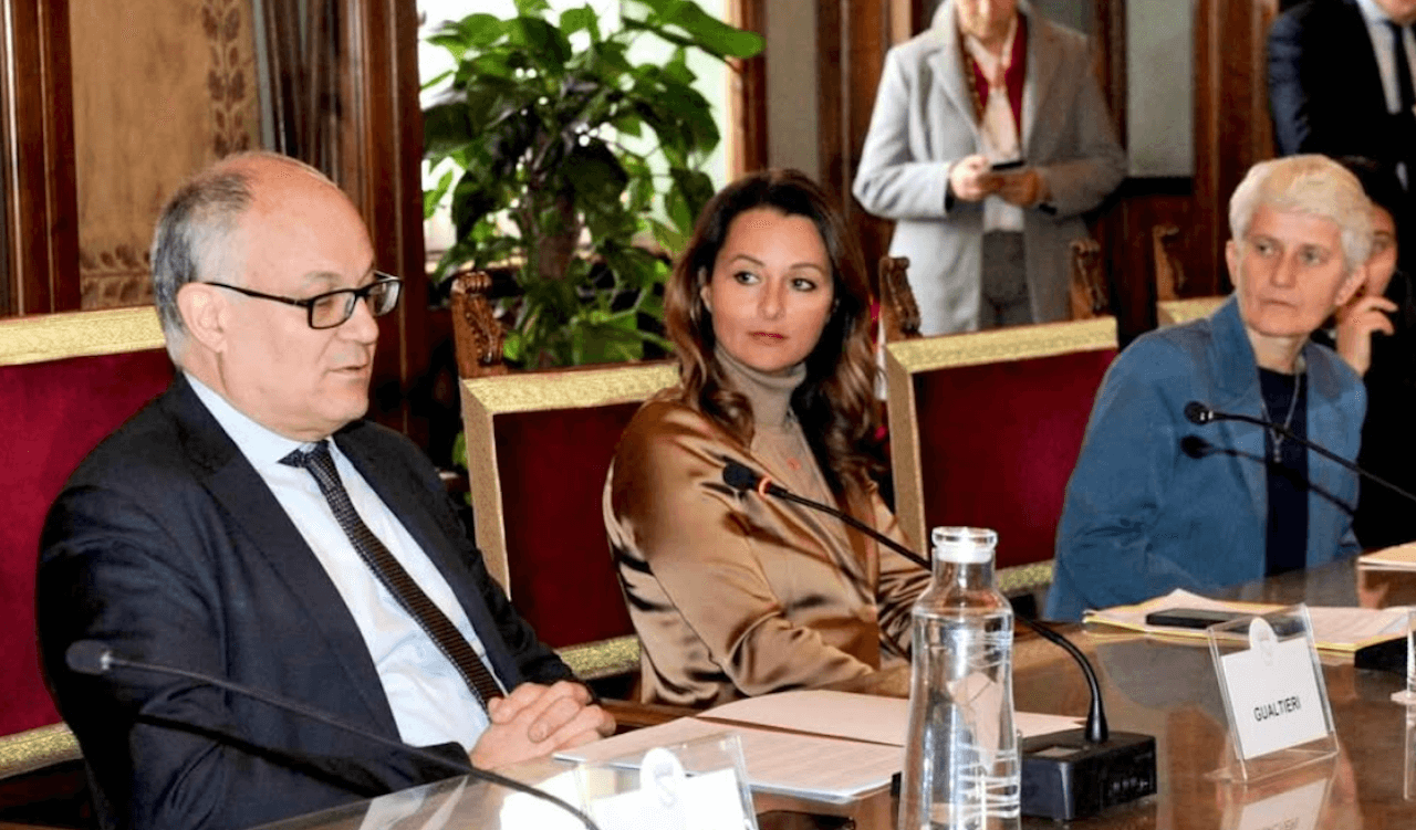 Roma, educazione affettiva nelle scuole medie, via al bando dal Campidoglio. Protestano Lega, FDI e Pro Vita