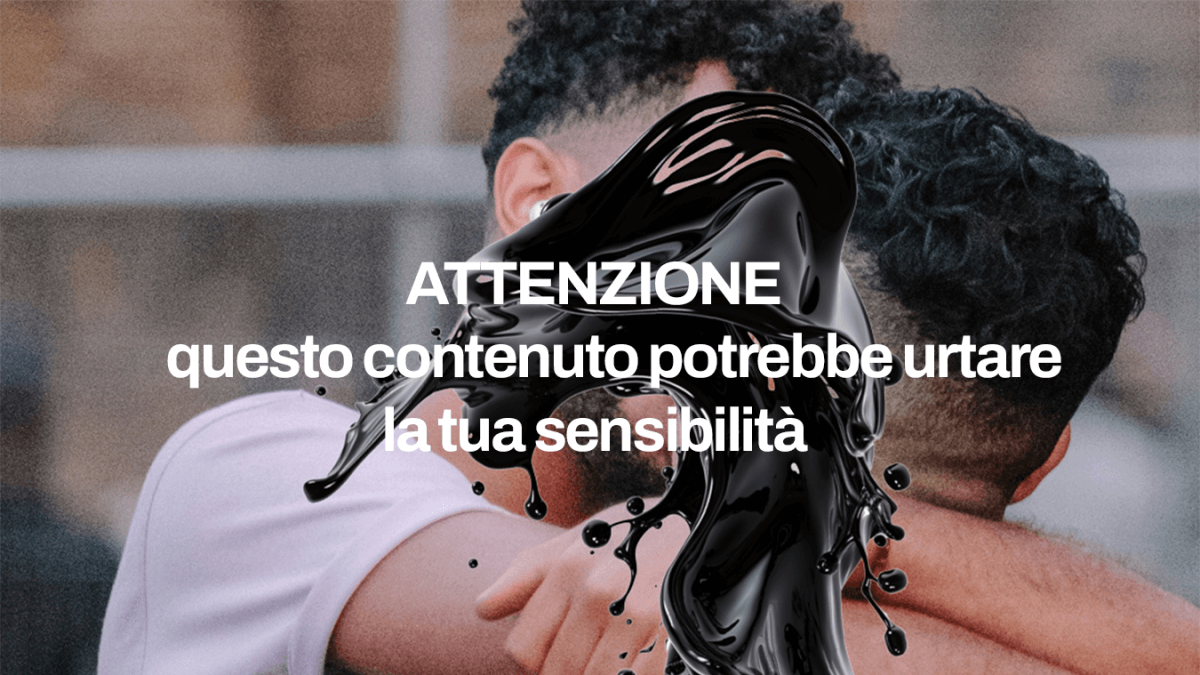 Roma, acido e insulti omofobi a una coppia gay: “Siete malati, via dal condominio”