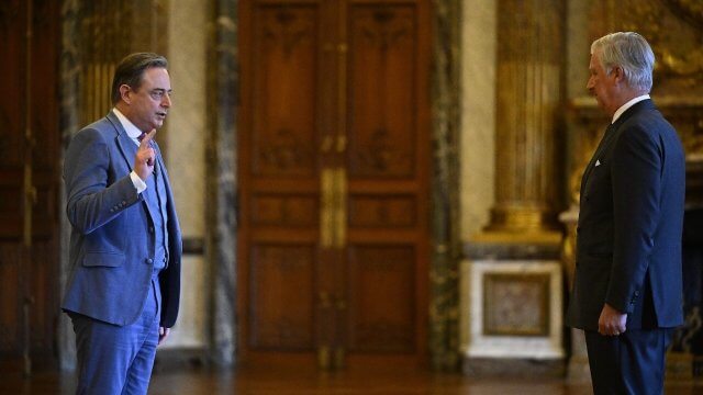 Belgio, il premier Bart De Wever alleato di Meloni vuole legalizzare la gestazione per altri. Anche a gay e single - Bart De Wever - Gay.it