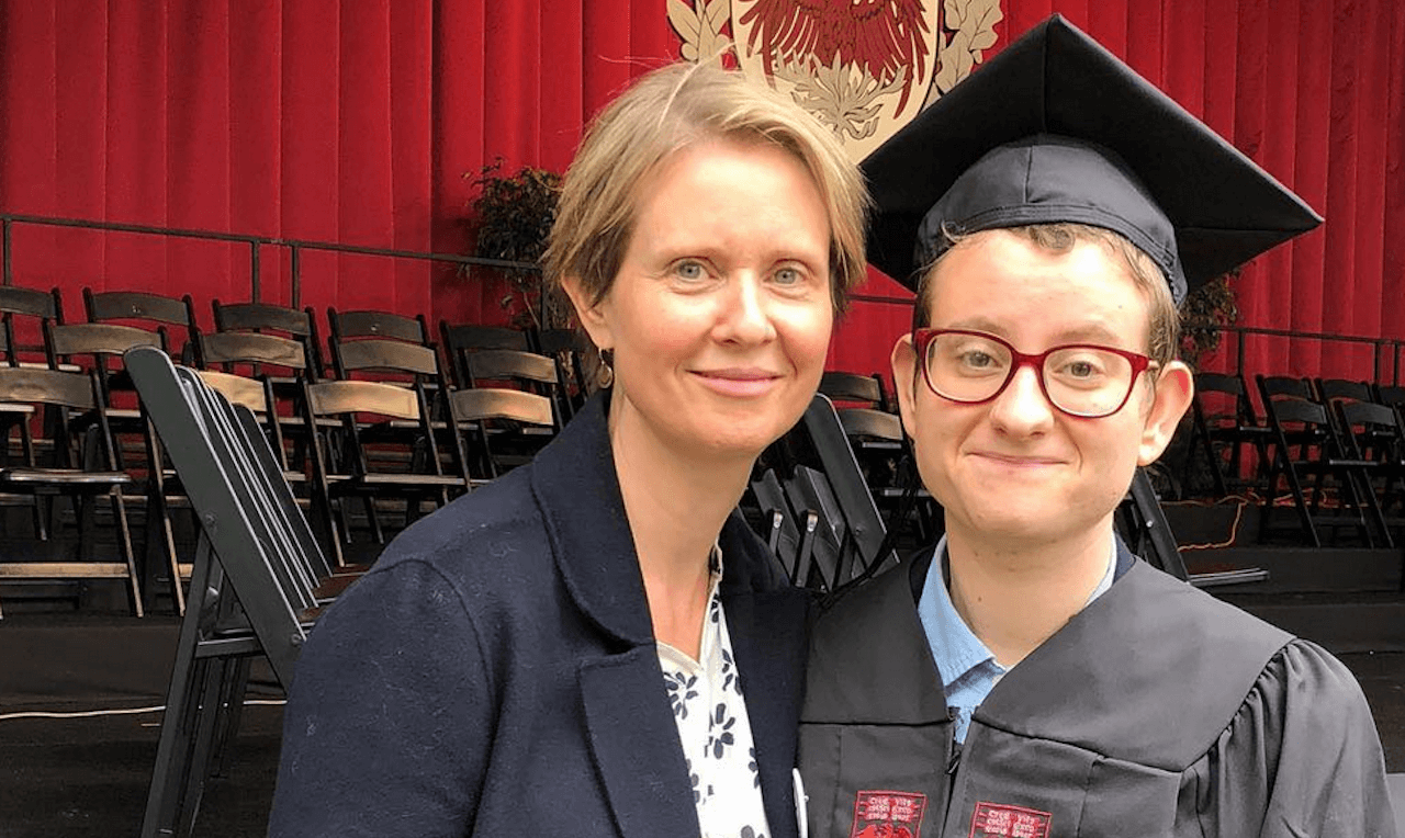 Cynthia Nixon e i 22 anni con Christine: "Innamorarmene, la cosa migliore che abbia mai fatto" - Cynthia - Gay.it