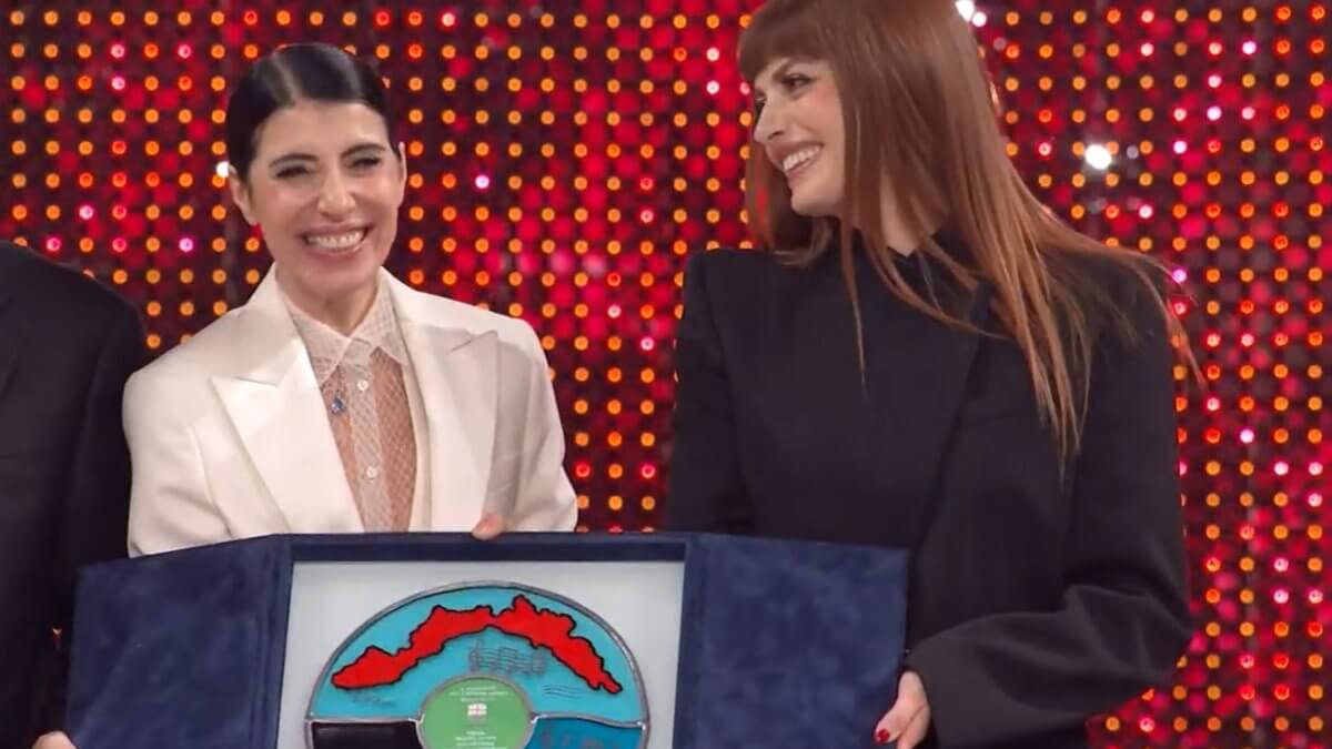 Sanremo 2025, Giorgia e Annalisa vincono la serata duetti: la cronaca dalla sala stampa