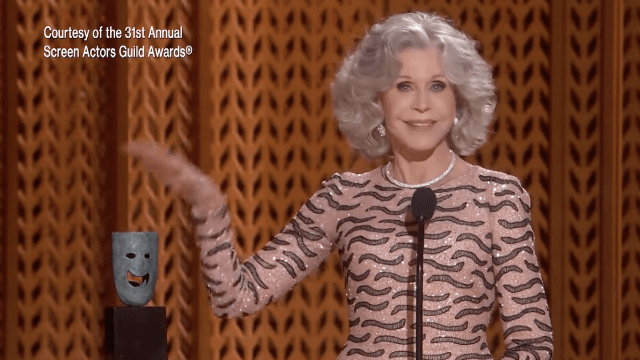 Jane Fonda e il potente discorso ai SAG Awards 2025: "Woke significa che ti importa delle persone" (VIDEO) - Jane Fonda ai SAG Awards - Gay.it