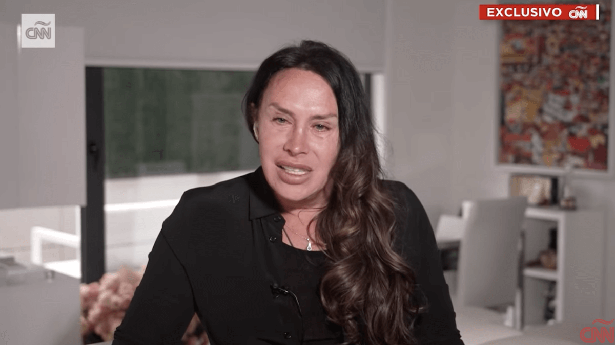 Karla Sofía Gascón in lacrime: “Hanno vinto loro, macchiando la mia esistenza. Non sono razzista” (VIDEO)
