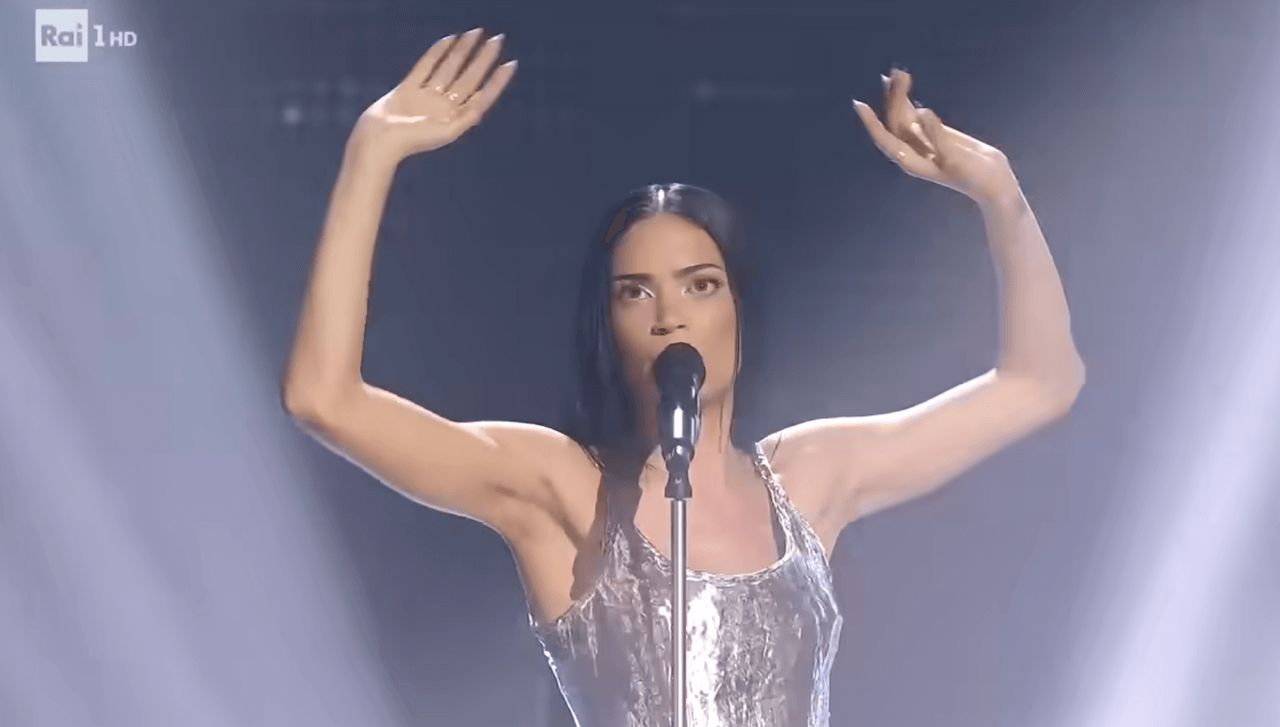Sanremo 2025 - Elodie canta Dimenticarsi alle sette