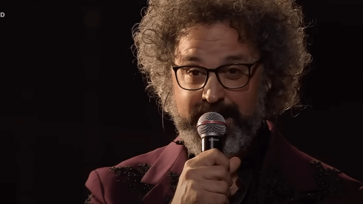 Simone Cristicchi tra ProVita e il no di Amadeus: “Lo ringrazio, nei suoi Sanremo sarei stato a disagio e fuori luogo”