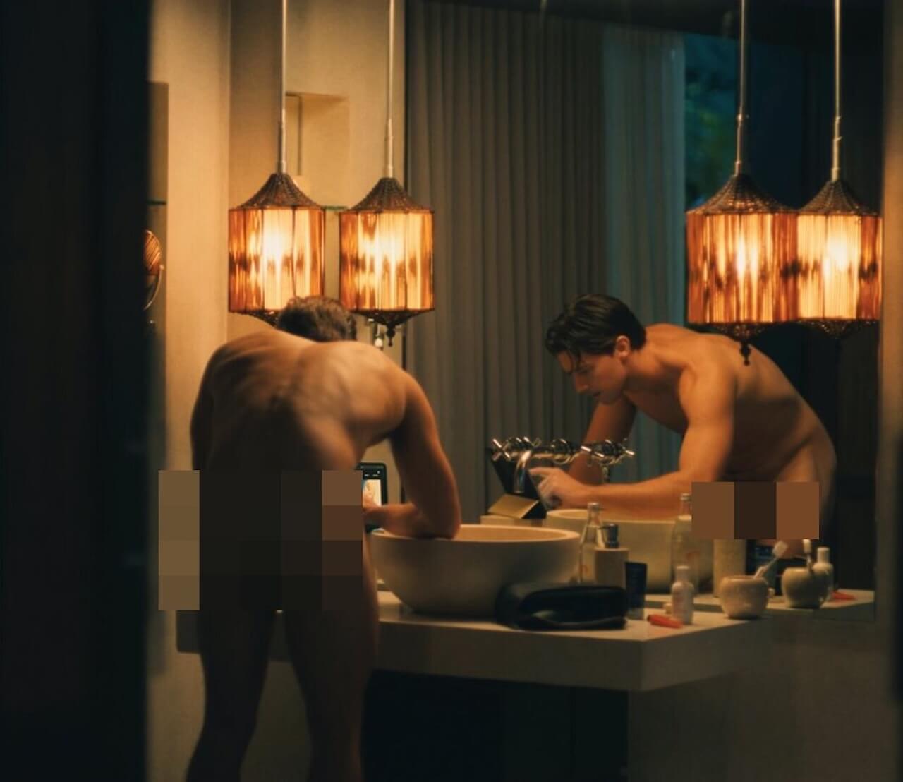 The White Lotus 3, scena di nudo: Jason Isaacs indossava una protesi? - The White Lotus 3 Patrick Schwarzenegger nudo - Gay.it