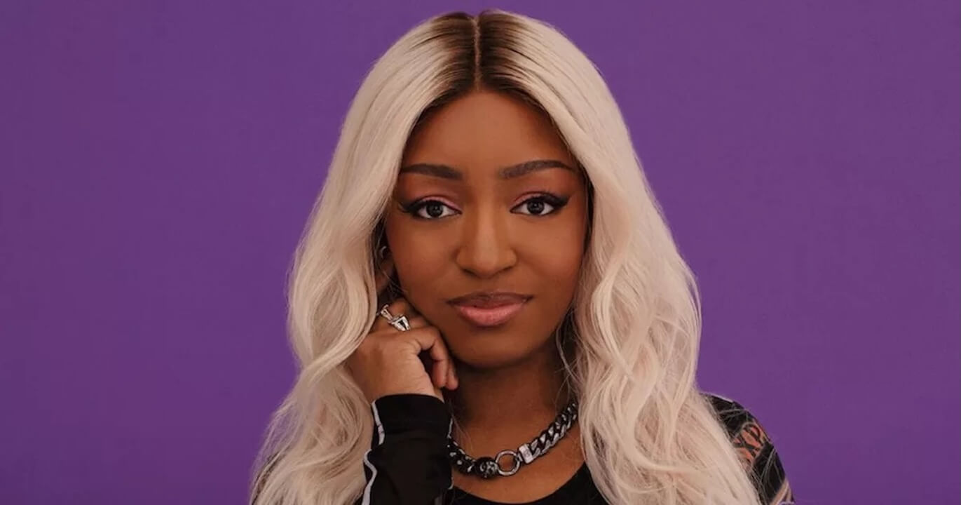 Quasi 1 inglese su 3 pensa che le persone asessuali possano essere "curate" - Yasmin Benoit - Gay.it