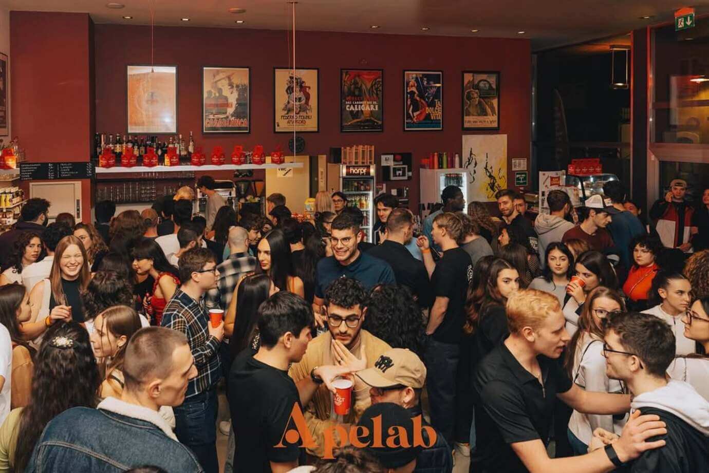 capitol bar, locali gay a bolzano, queer friendly