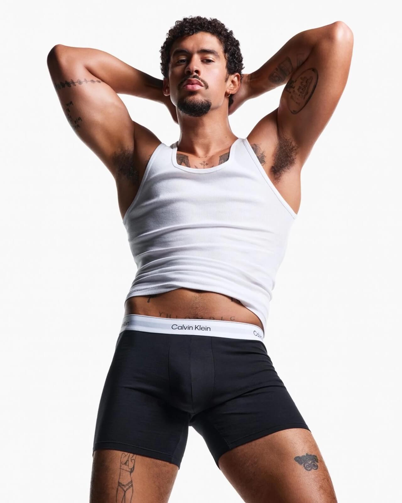 Bad Bunny in mutande per Calvin Klein fa impazzire tuttə (VIDEO) - Bad Bunny in mutande per Calvin Klein 3 - Gay.it