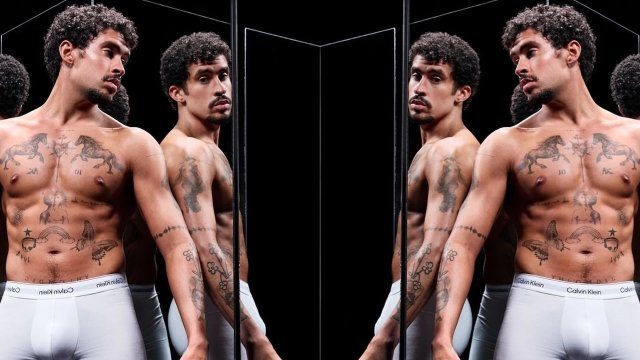 Bad Bunny in mutande per Calvin Klein fa impazzire tuttə (VIDEO) - Bad Bunny in mutande per Calvin Klein cover - Gay.it