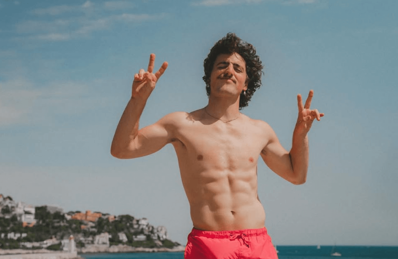 Benson Boone tra politica, l'essere una celebrità, icona sexy e l'amore per Justin Bieber e One Direction - Benson Boone 1 - Gay.it