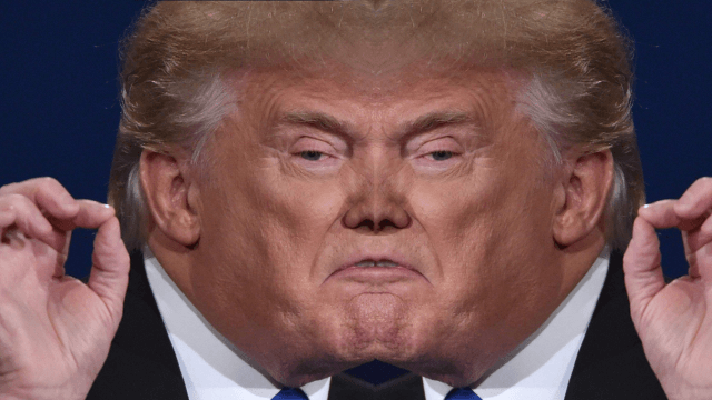 Scioccante messaggio di odio di Donald Trump verso le persone trans