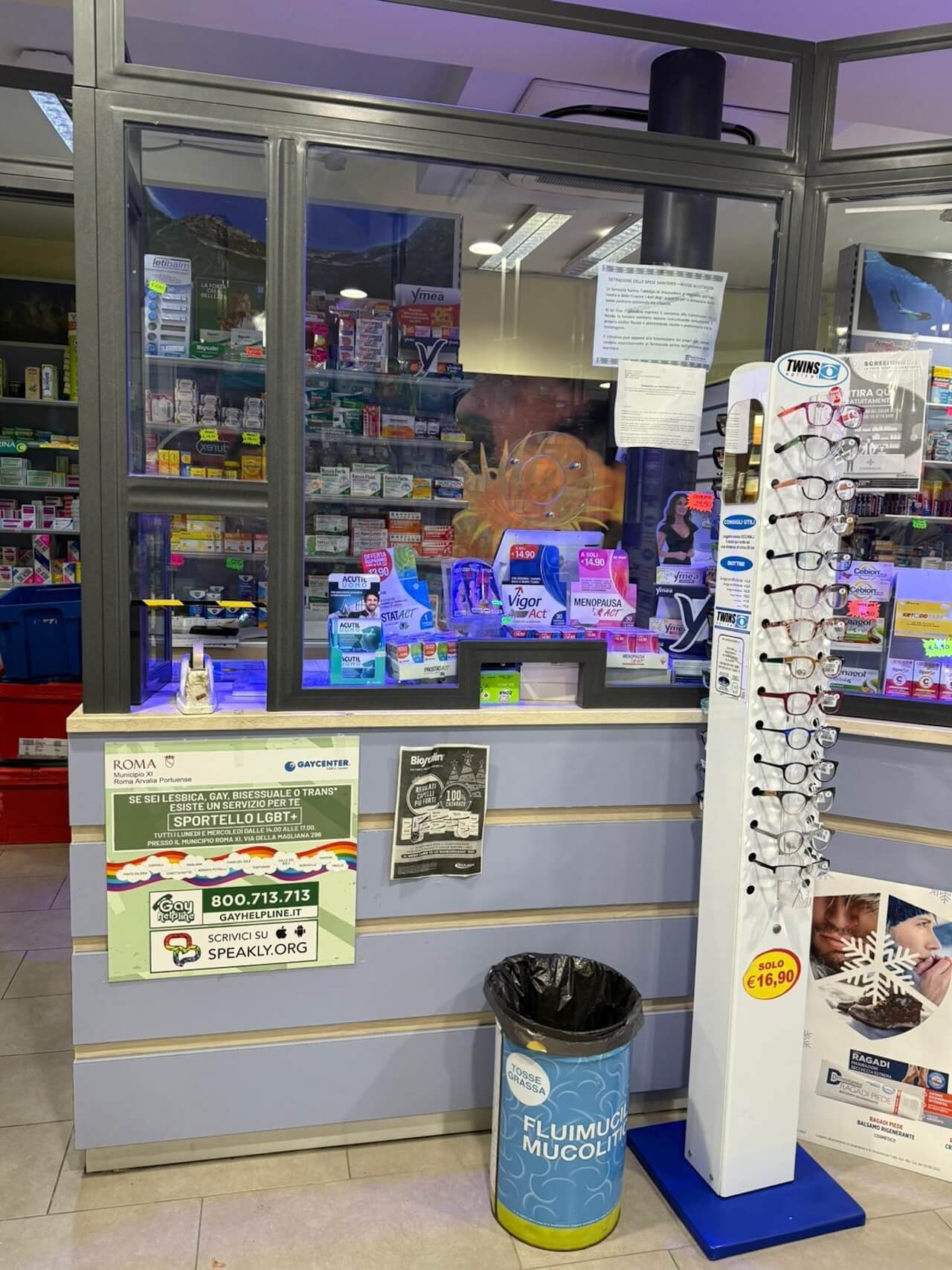 Roma, il Municipio XI installa targhe destinate alla comunità LGBT+ - Farmacia Cianci - Gay.it