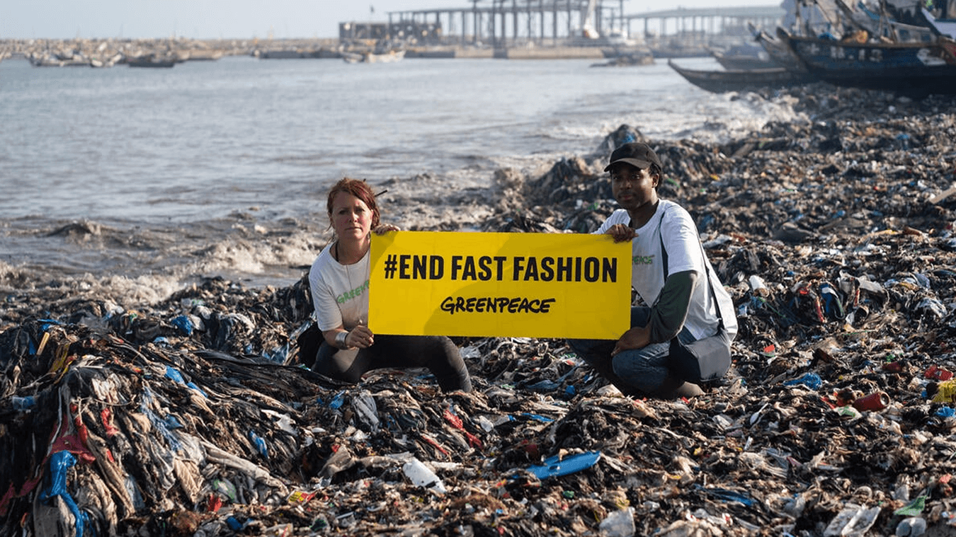 Fast Fashion Francia legge Greenpeace