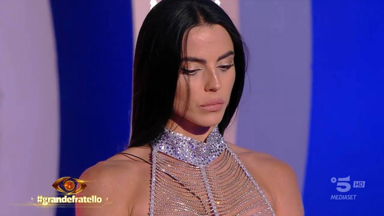 Grande Fratello 2025, la finale in diretta: Jessica è la vincitrice, secondo posto per Helena Prestes - IMG 2070 - Gay.it