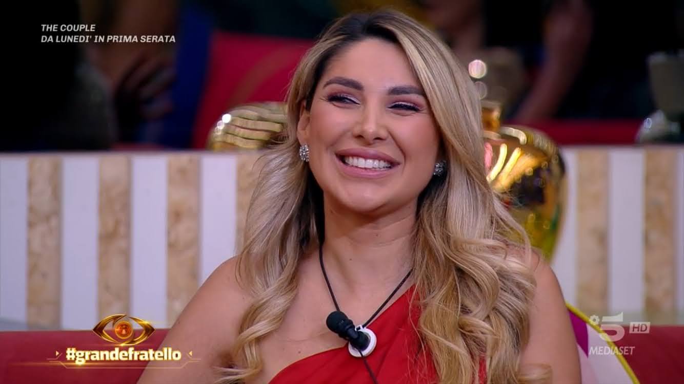 Grande Fratello 2025, la finale in diretta: Jessica è la vincitrice, secondo posto per Helena Prestes - IMG 2098 - Gay.it