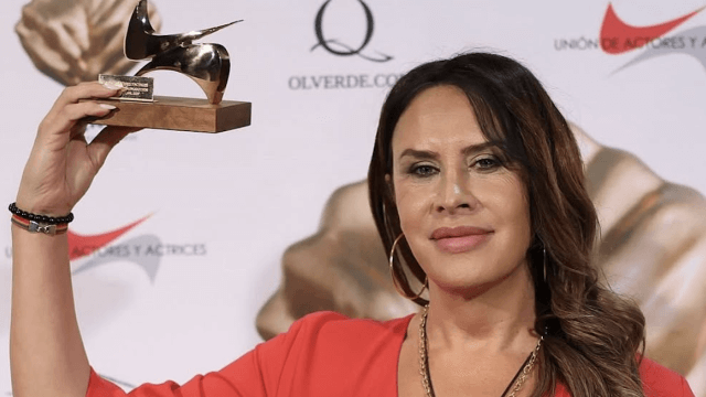 Il cinema spagnolo sostiene Karla Sofía Gascón e le conferisce il premio dell'Unione degli Attori e Attrici - Il cinema spagnolo sostiene Karla Sofia Gascon e le conferisce il premio dellUnione degli Attori e Attrici - Gay.it