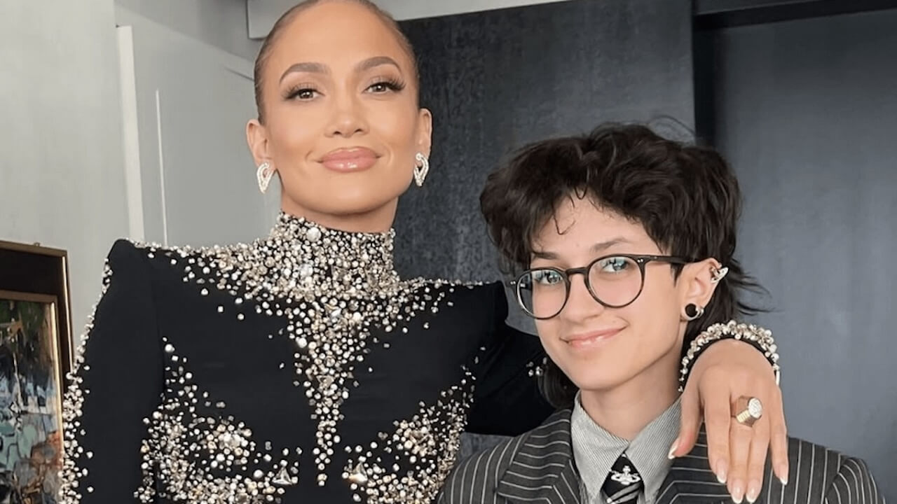 Jennifer Lopez sul red carpet con lə figliə non binary Emme (VIDEO)