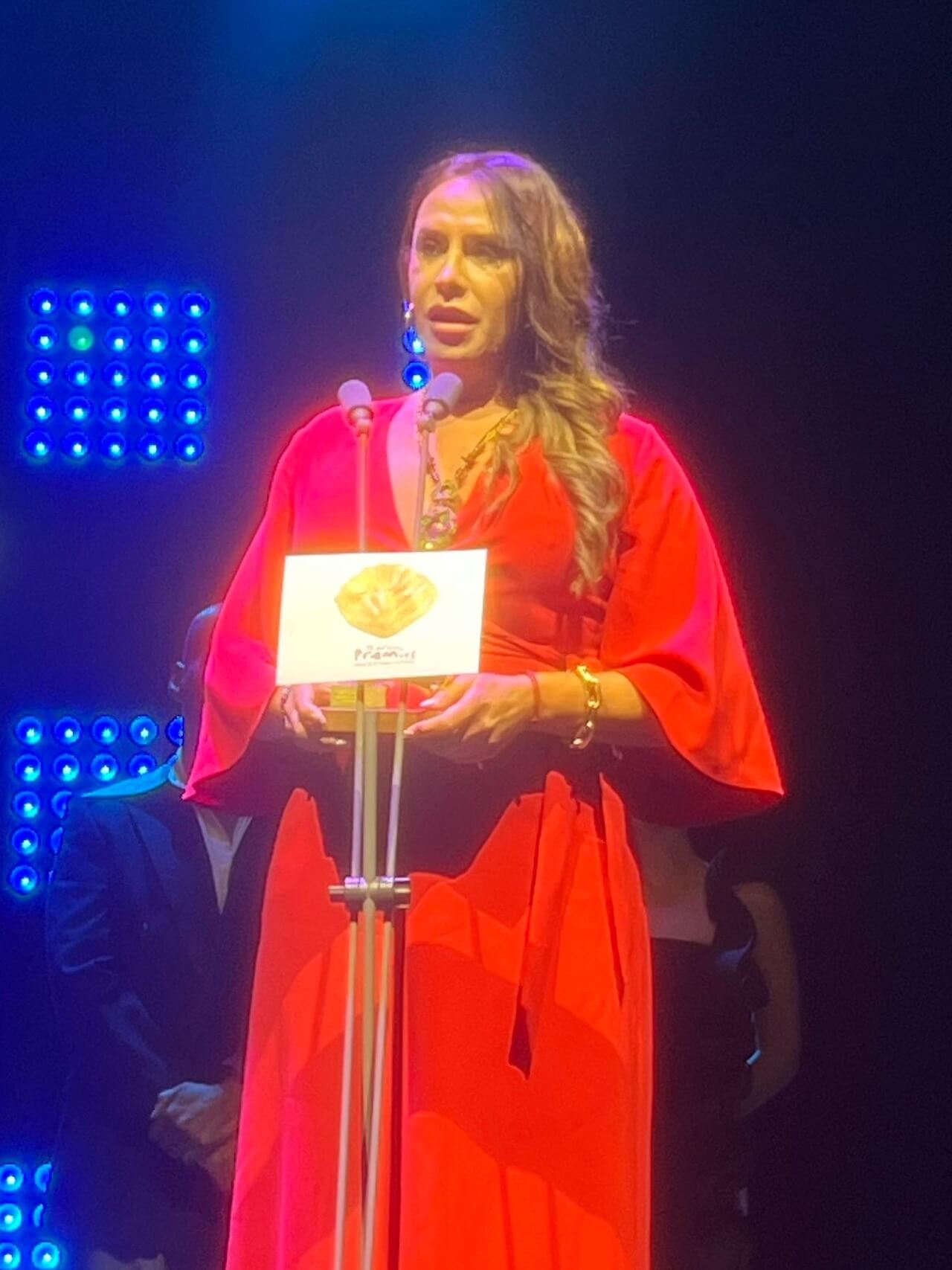 Il cinema spagnolo sostiene Karla Sofía Gascón e le conferisce il premio dell'Unione degli Attori e Attrici - Karla Sofia Gascon - Gay.it