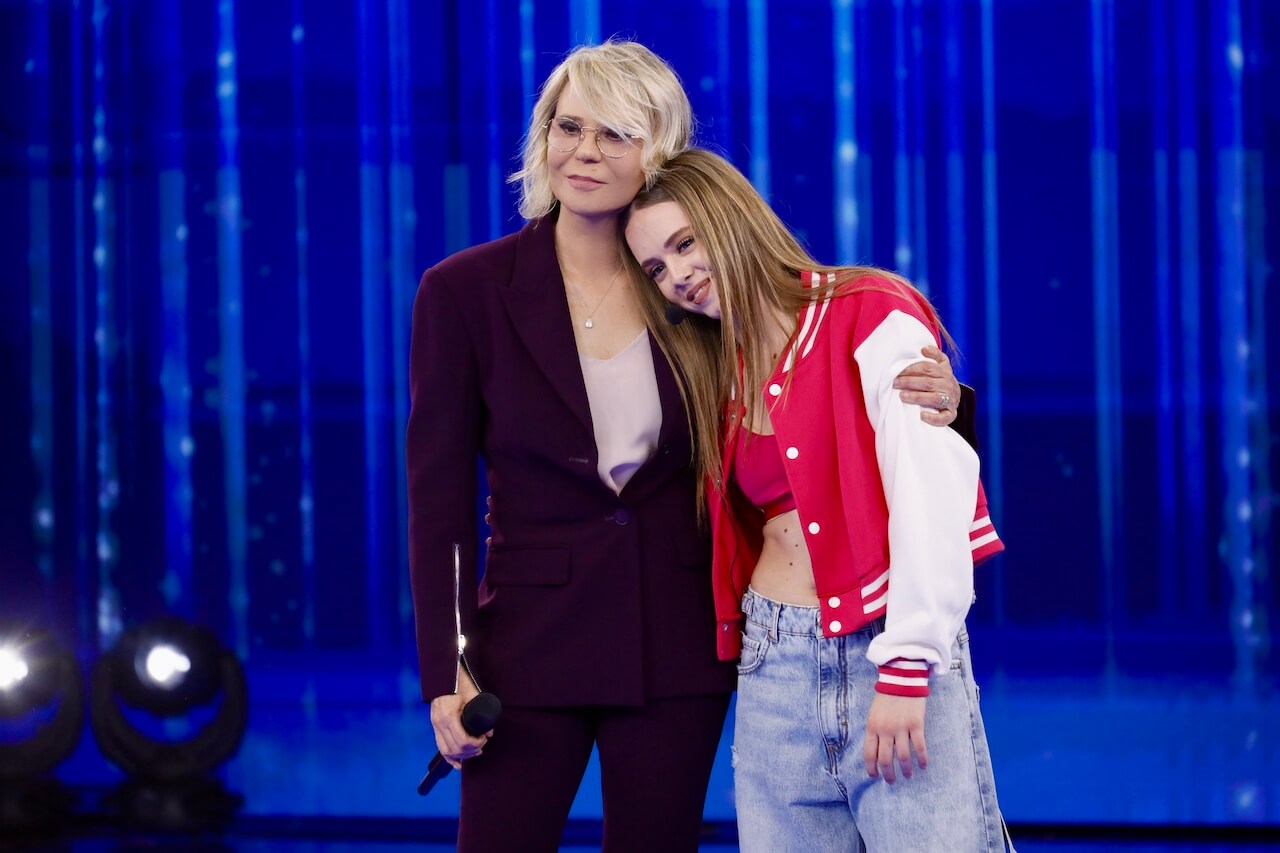 Maria De Filippi e Asia al Serale di Amici 24