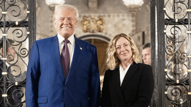 Gli USA di Trump nella prima lista nera del 2025 sui diritti: "A grave rischio le libertà civili". C'è anche l'Italia - MELONI E TRUMP - Gay.it
