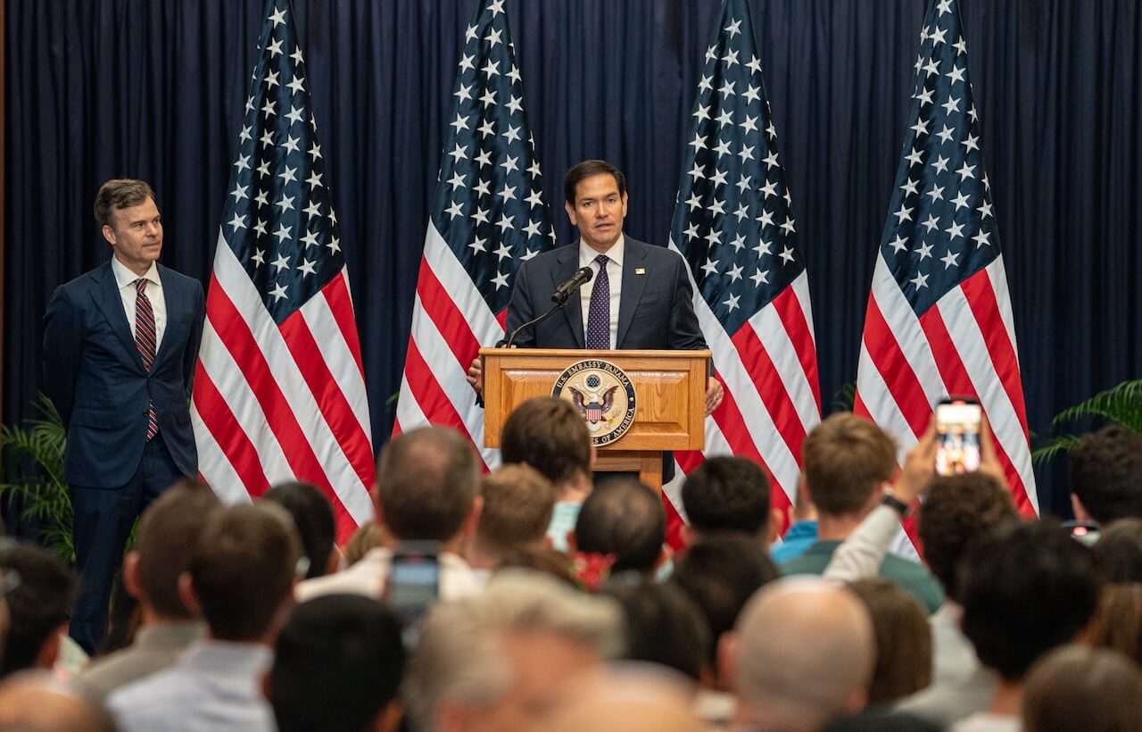 Trump e Marco Rubio rimuovono le persone LGBTQ+ e le donne dall’annuale rapporto sui diritti umani
