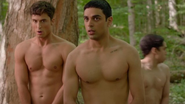 Overcompensating, l'Animal House queer stracolmo di guest star tra repressione e accettazione di sé - Overcompensating Prime Video 1 - Gay.it