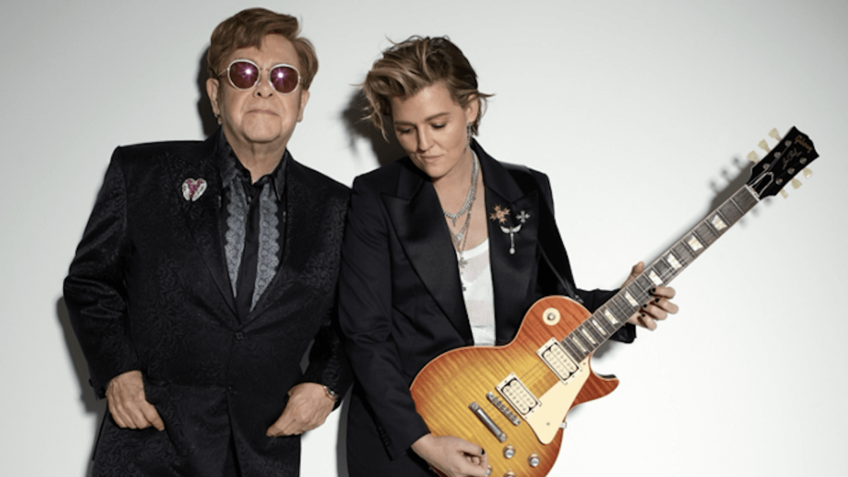 Swing For The Fences, il nuovo “inno per i giovani queer” di Elton John e Brandi Carlile (VIDEO)