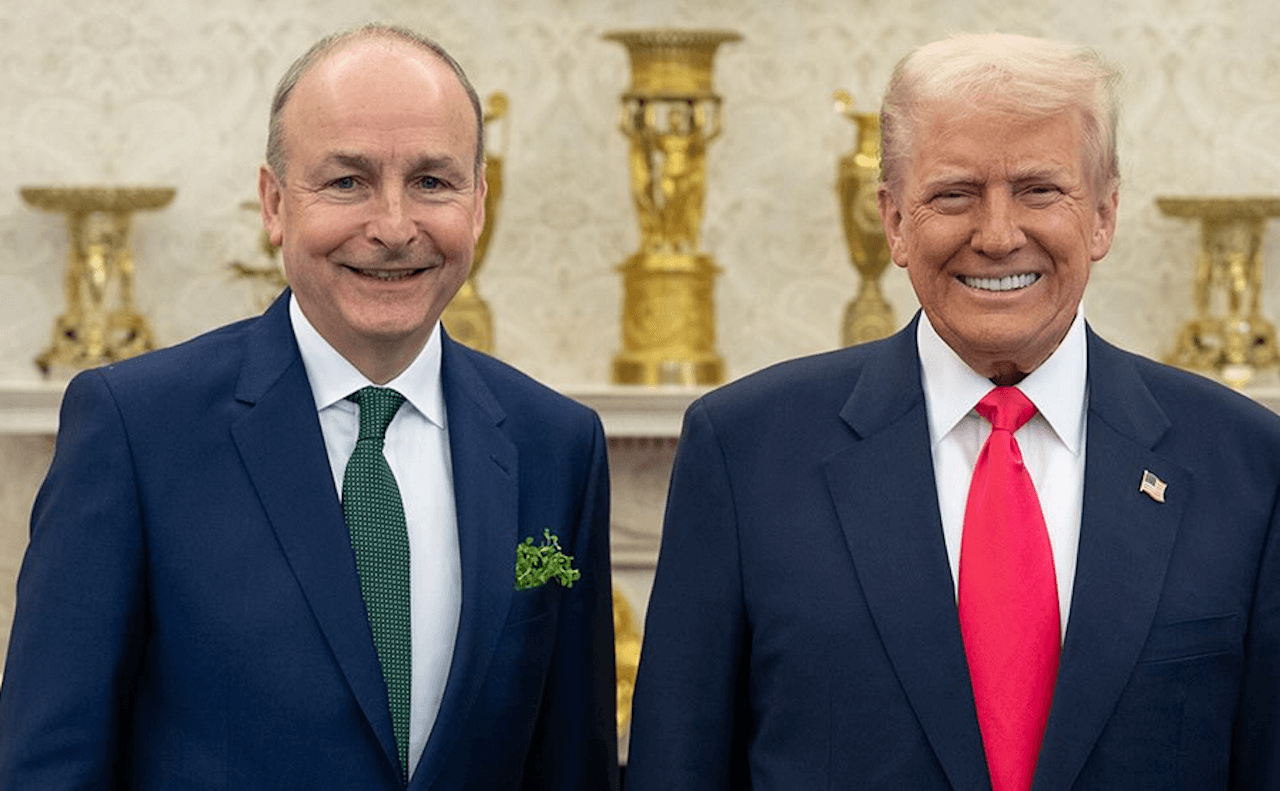 Trump: "Tutto è transgender, la loro esistenza umilia le donne. Per questo ho vinto le elezioni" - Trump e Micheal Martin - Gay.it