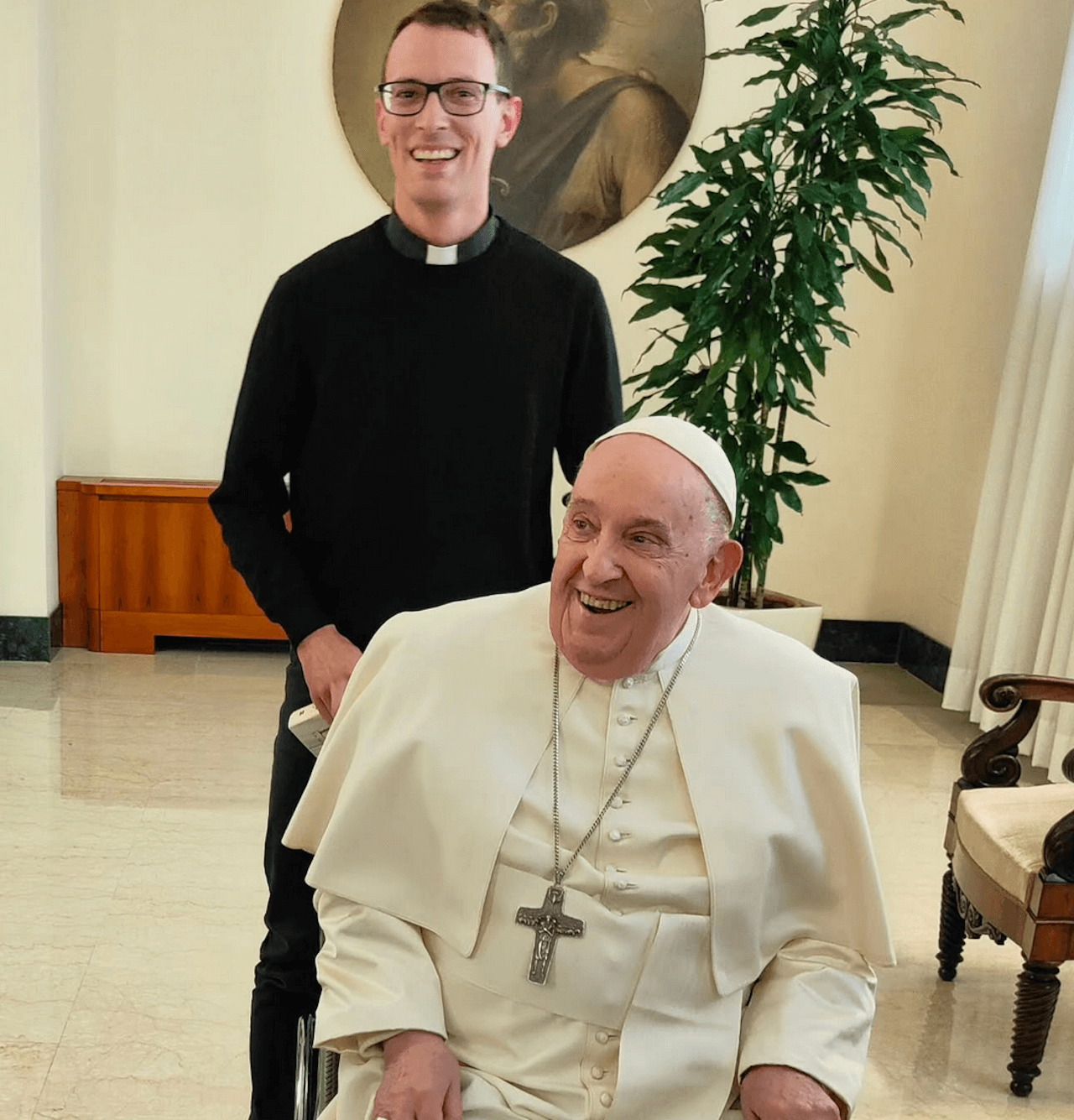 Don Ambrogio Mazzai, "no alle coppie gay" in un incontro a scuola. Protestano i genitori degli studenti - don mazzai e il papa - Gay.it