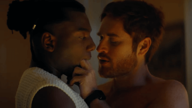 Night Stage, un thriller erotico dove la passione vince sulla repressione - Atonoturno - Gay.it