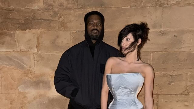 Kanye West, rivelazioni d'incesto: "Ho succhiato il c***o a mio cugino" - Kanye e Bianca Censori - Gay.it