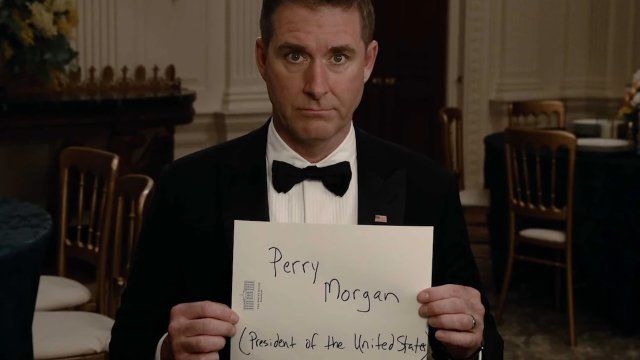 The Residence, Paul Fitzgerald "profondamente orgoglioso" di aver interpretato un presidente gay alla Casa Bianca - Paul Fitzgerald in The Residence - Gay.it