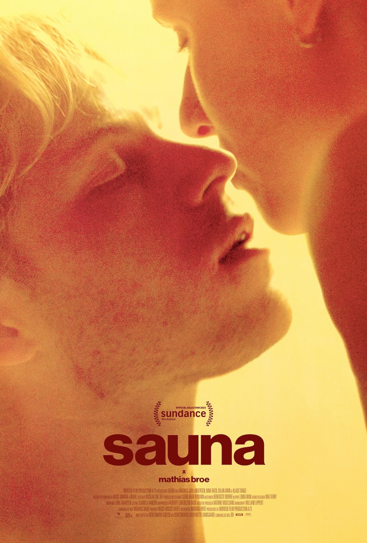 Sauna, un ragazzo gay e un ragazzo trans innamorati tra le mille sfumature del desiderio queer - Sauna film di Mathias Broe - Gay.it