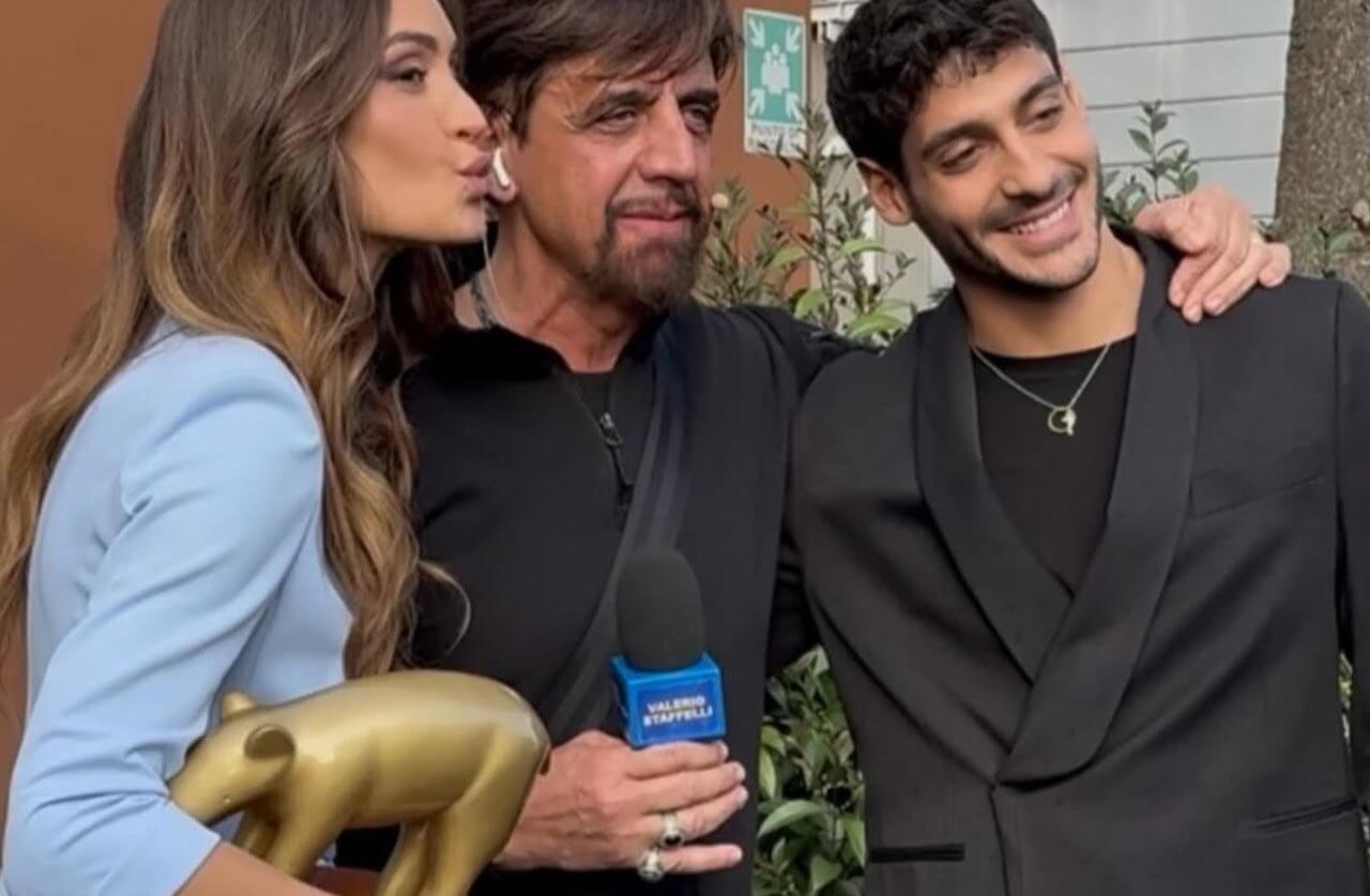Helena Prestes riceve il Tapiro d'Oro di Striscia la Notizia