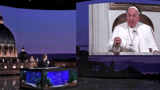 Palinsesti rivoluzionati: tutte le reti si fermano per Papa Francesco