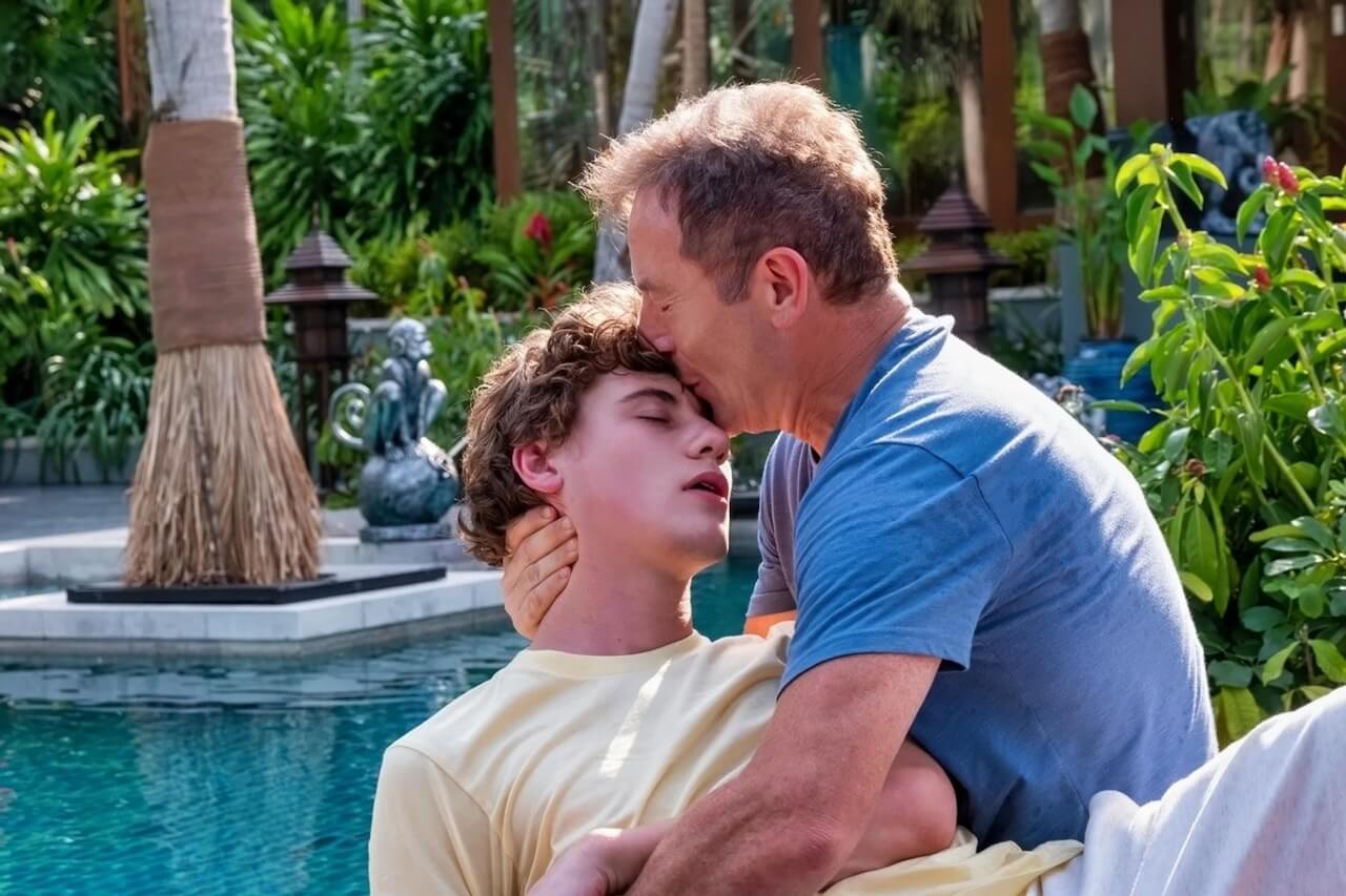 The White Lotus 3, chi è morto? Il finale choc che ha sconvolto tuttə (SPOILER) - sam nivola and jason isaacs on the white lotus season 3 finale - Gay.it
