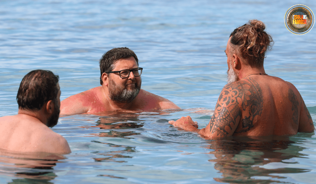 Mario Adinolfi, il commento too much all'Isola dei Famosi 2025