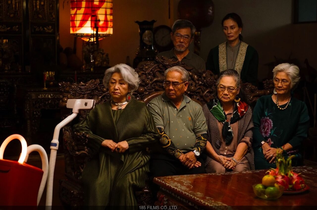Cannes 2025, tutti i film LGBTQIA+ in corsa per la Queer Palm - A USEFUL GHOST de Ratchapoom Boonbunchachoke - Gay.it