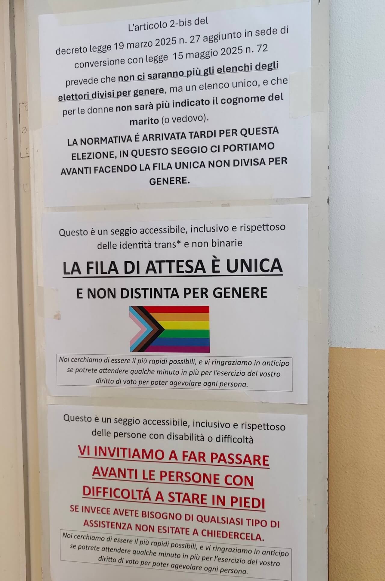 Genova, al seggio spunta una bandiera Progress Pride per avvisare della fila unica e da destra impazziscono - Genova - Gay.it