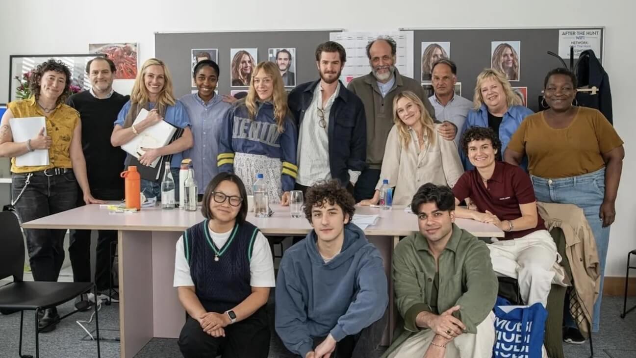 Josh O’Connor a sorpresa: "Non sarò in Camere Separate di Luca Guadagnino" - Julia Roberts Ayo Edebiri Chloe Sevigny Luca Guadagnino After The Hunt 1 - Gay.it